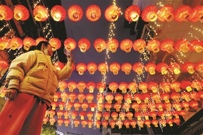 华灯盛景不夜天 璀璨烟花乐融融 杭州各地好戏连台闹元宵