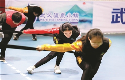 冲刺杭州亚运会参赛资格 海宁速度轮滑“种子”选手加紧备战
