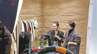 复工复产半个月，看中国服装第一街重燃“烟火气”—— 春天来了，繁忙和信心都来了