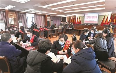 解惑、普法、办证 服务“专列”开进社区 杭州今年加大力度化解历史遗留办证难