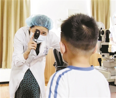 如何防眼病？眼科专家多年坚持这些事—— 戴太阳镜、给眼睛做“年检”