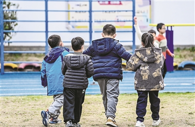 是什么让学校和家长从忐忑不安到互相感谢？ “小蜗牛”成长记