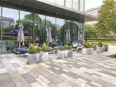 人间烟火气 最抚凡人心 52个市级商圈可有序规范开放“外摆”