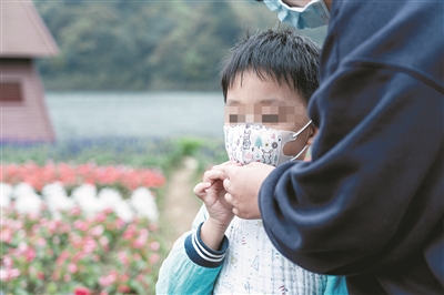 一家四口陆续染上流感 这种病学龄期儿童更易得 哪些情况须就医？药怎么吃？专家提醒要记牢