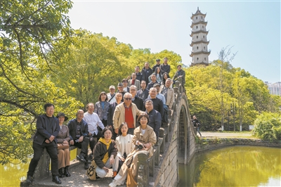 4月8日，2023全国保健服务标准化发展大会暨全国眼健康产业发展研讨会，在中国眼谷召开。  　　据介绍，我国眼健康保健服