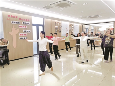 授课老师曾登上央视春晚舞台 杭州这个家门口的“老年大学”厉害了