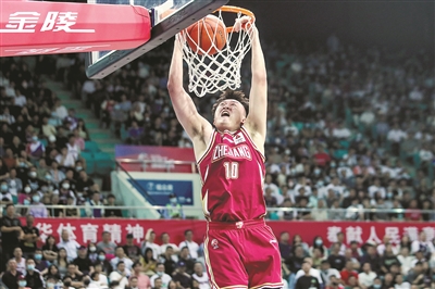 季后赛8进4系列赛2比0淘汰广州队 浙江稠州金租男篮昂首挺进四强 半决赛将迎战深圳队