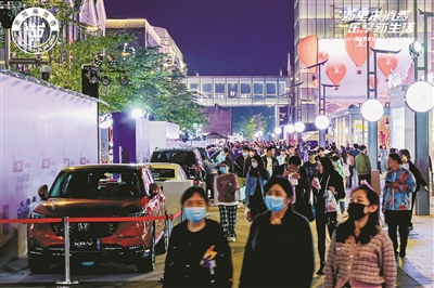 浙江汽车消费嘉年华昨晚启幕 湖滨步行街设品牌车展 奥迪、吉利、零跑、哪吒等20多个知名汽车品牌，携80多个看家车型亮相