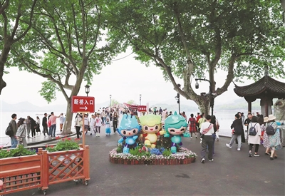 “五一”假期 西湖景区共接待游客282.78万人次 收费公园客流量比2019年同期增长14.24% 飞来峰景区受青睐