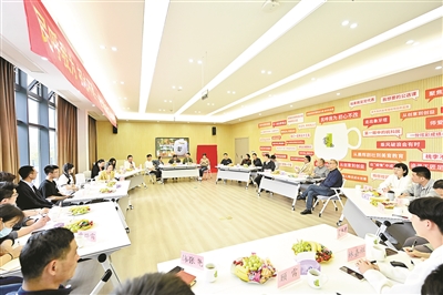 “校长请我喝杯茶” 喝到了第10个年头 这场“有味”的思政教育成就了“有料”的主题教育 办好“关键小事” 托起师生满满幸