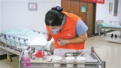 《生活照料护理》宁波首发  填补长护险服务技术规范空白