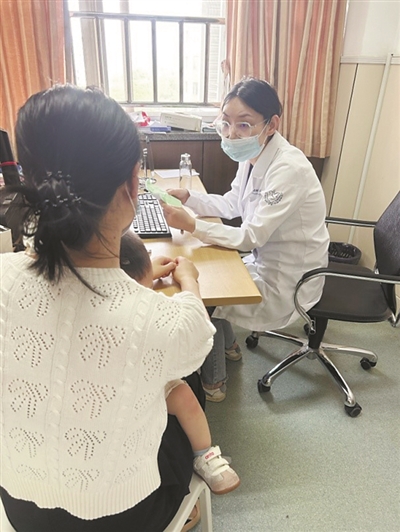 一个上午7名患儿做了气管镜检查 医生提醒—— 孩子有这些症状要特别注意