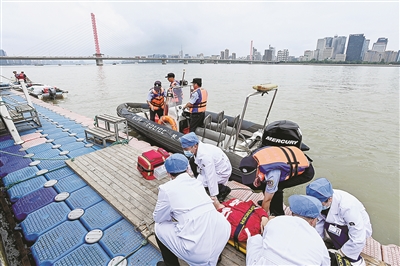 护航亚运 守护江湖安澜百姓安全 杭州举办钱塘江防潮安全暨水域管理大型综合演练