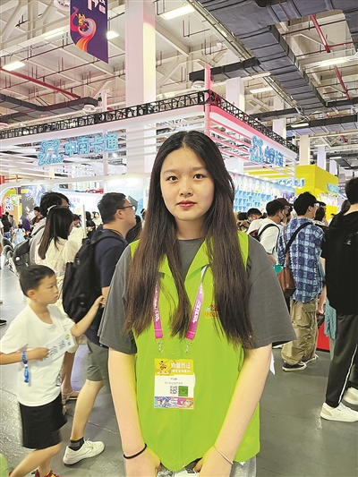既做志愿服务，也当“专业学习” “最熟悉的陌生人”希望明年再来