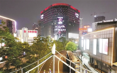 中国服装第一街亮了！打造独具特色的亚运“风景点” 