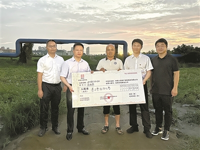 开通数字化通道 助力灾后恢复生产 钱塘区今年首笔农业保险赔付完成
