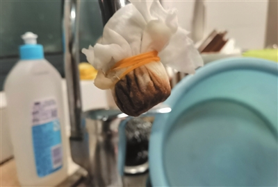 湖城多个小区自来水泛黄