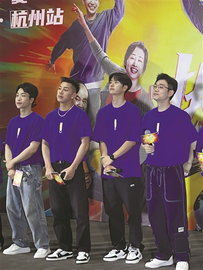 献礼杭州亚运会的电影《热烈》“回家”路演 三天破三亿 观众反响热烈