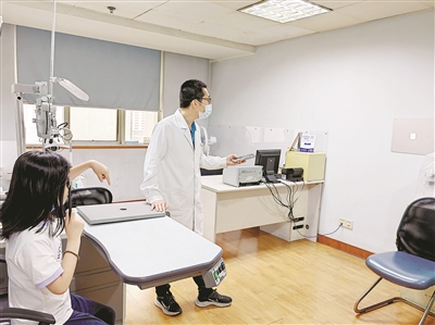 眼睛被玩具火箭砸中，6岁男童险些失明 暑期儿童眼外伤高发，“伤眼利器”要当心