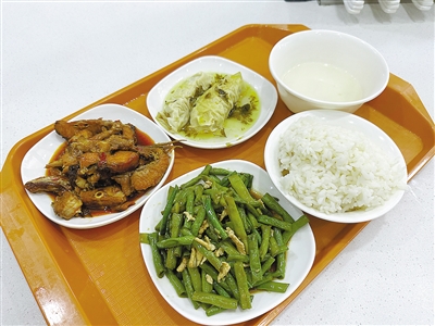 “老年食堂”如何“吊”住年轻人的胃
