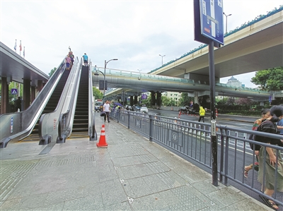 “颜值”更高 更安全 更节能 市中心五座天桥的扶梯“智慧升级”