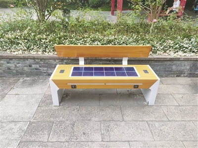 太阳能座椅能给手机充电 多功能标识牌科技感满满 上塘河和余杭塘河绿道提升改造 城市河道Citywalk更有范