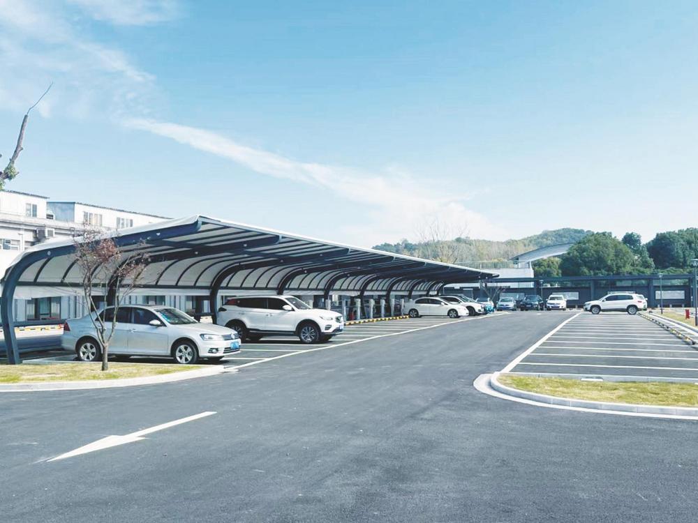 绍兴市高级中学新建停车场投入使用  人民东路告别20年“肠梗阻”