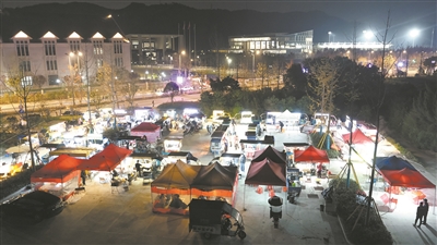 丽岙街道小夜市升腾起烟火气  给流动摊贩安个“家”