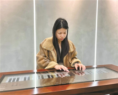 “小白”也能弹古琴  这个数字互动体验厅功能强大