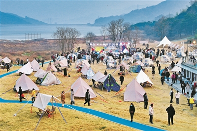小山村里活动多