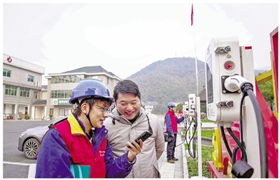 全力推动电动汽车“出得了城、下得了乡、回得了家” 杭州所有乡镇街道实现新能源汽车 公共充电站全覆盖