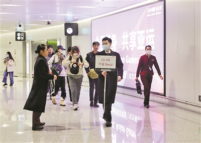 杭州机场这个春运要忙到“飞起” 预计运送旅客525万人次，同比去年增长44% 国际中转厅昨启用，推出10条国际中转航线