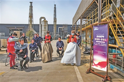 招宝山街道昨开展爱心义剪