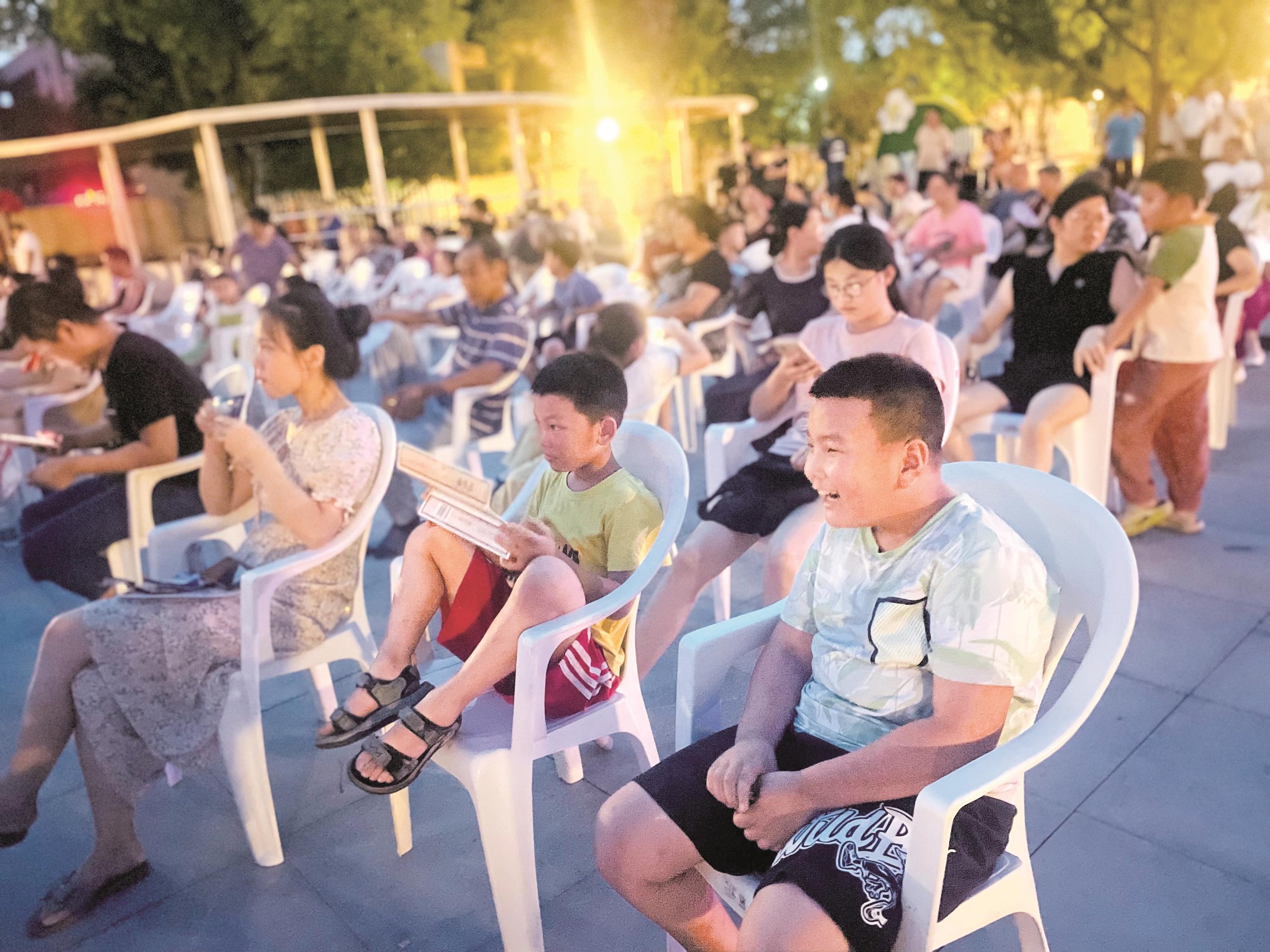 露天电影：光影常新 情怀常在