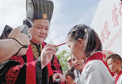 开学季走运河拱墅拾运首站擦亮“学业运”