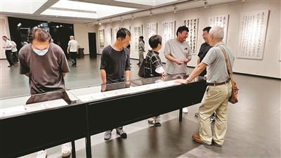 共绘精彩 共书梦想 共印未来 “我爱杭州 奉献亚运”书画篆刻作品展开幕